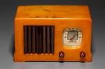 Marbleized Sand + Tortoise Catalin Motorola 52 ’Vertical Grill’      Radio